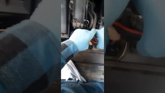 Wymiana Filtra Powietrza Audi A3 1,4 TFSI. Model Motoru EA 211