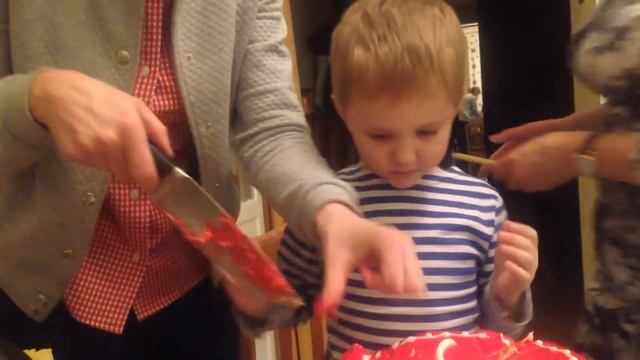 Как резать торт Москва смотреть онлайн