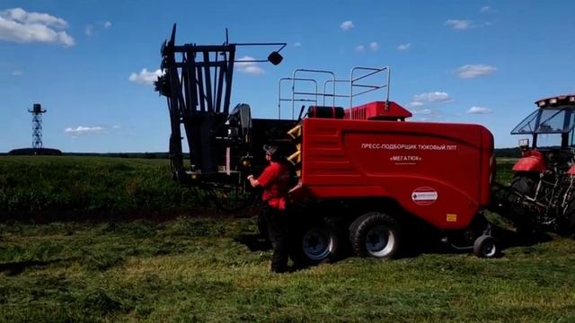 Пресс-подборщик тюковый "Мегатюк" смотреть онлайн