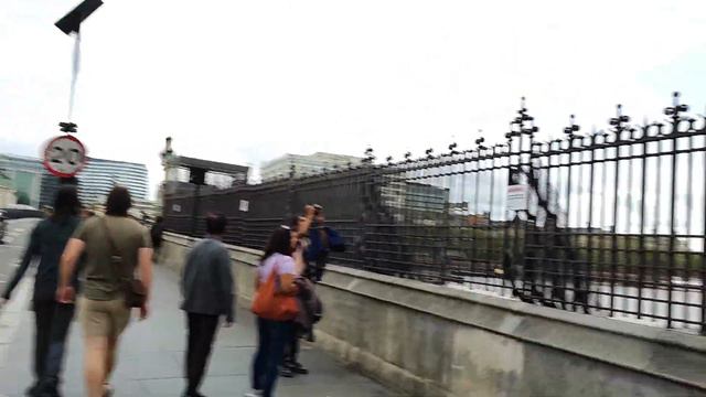 Прогулка возле Биг-Бена и Вестминстерского дворца (Британского парламента). London, United Kingdom смотреть онлайн