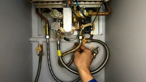 Колонка Ariston, сильный хлопок при розжиге.