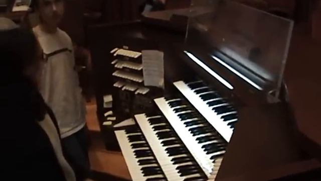 Grace Methodist Church Pipe Organ Tour Part 1 смотреть онлайн