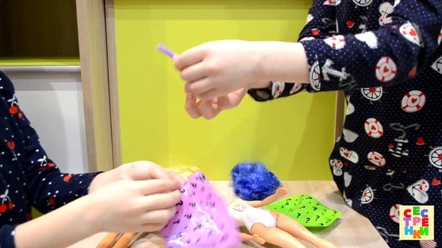 Барби в краске РАСПАКОВКА. COLOR REVEAL Barbie смотреть онлайн
