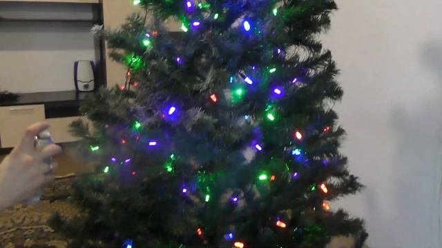 СТАВИМ ЕЛКУ УКРАШАЕМ ГИРЛЯНДАМИ ИГРУШКАМИ ДЕЛАЮ ЗВЕЗДУ ИЗ ГИРЛЯНД НА СТЕНЕ смотреть онлайн