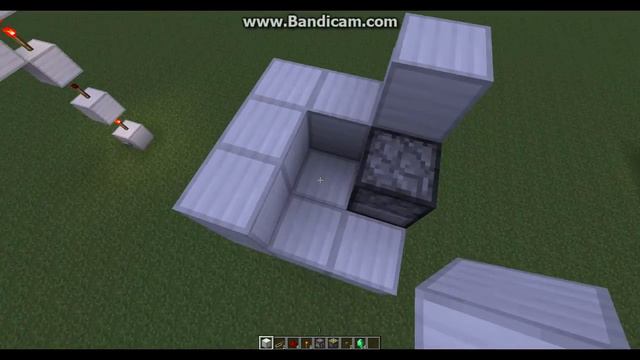 как сделать раздатчик в потолке в Minecraft