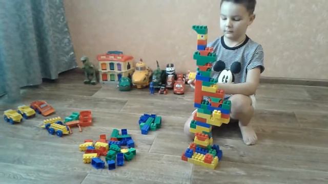 ОГРОМНАЯ пирамида из ЛЕГО!!!! смотреть онлайн