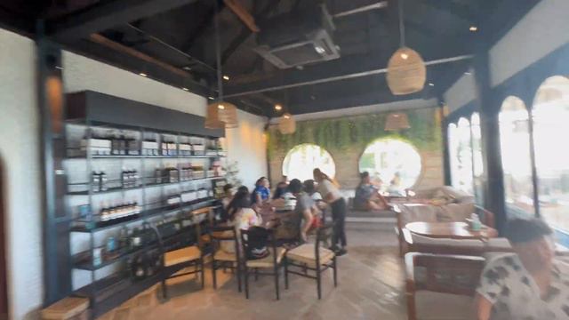 The Lunar Beach House Pattaya - обзор ресторана с видом на море смотреть онлайн