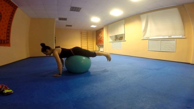 Тренировка с фитболом 2 смотреть онлайн