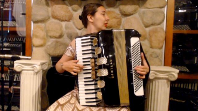 6310 - Black Hohner Camillo V Piano Accordion LMM 41 120 $1499 смотреть онлайн