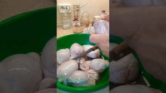 ?Как почистить бараньи яйца #shortsyoutube #cooking #lambeggs смотреть онлайн