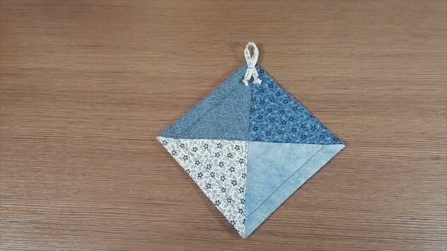 Кухонная прихватка из джинсов. смотреть онлайн