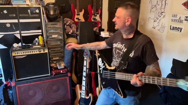 Dean Z Metalman (explorer) bass смотреть онлайн
