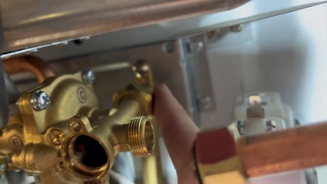 Убираем все лишнее! Из газовой колонки! смотреть онлайн