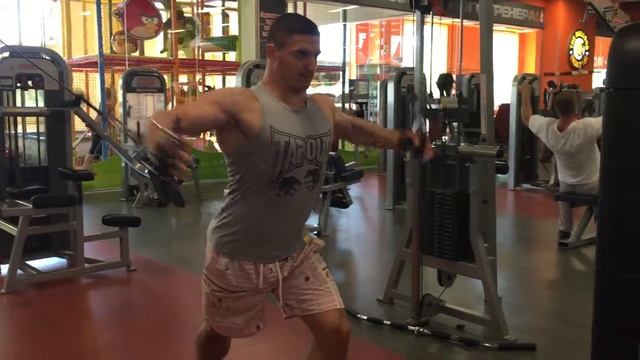 Грудные в блоках (средняя часть) смотреть онлайн
