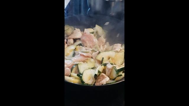 Пирог с курицей и кабачками/ Pie with zucchini and chicken / Вкуснота из Кабачков смотреть онлайн