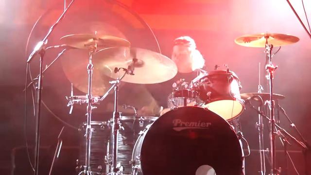 Peter Tulloch Drum Solo смотреть онлайн
