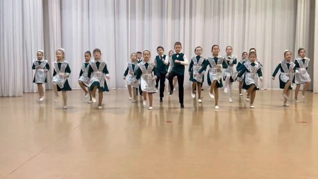 Школа №8, 2 А класс. Танец 