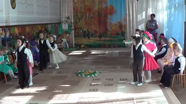 Танец в детском саду на утреннике, Лошадки и Наездницы смотреть онлайн