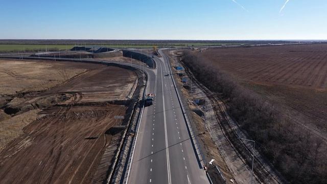 В Волгоградской области досрочно завершены работы на новом 16-километровом участке трассы Р-22 смотреть онлайн