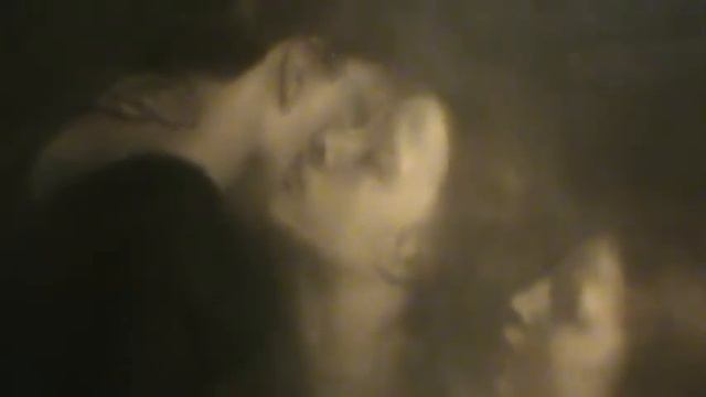 картина "Поцелуй матери" смотреть онлайн