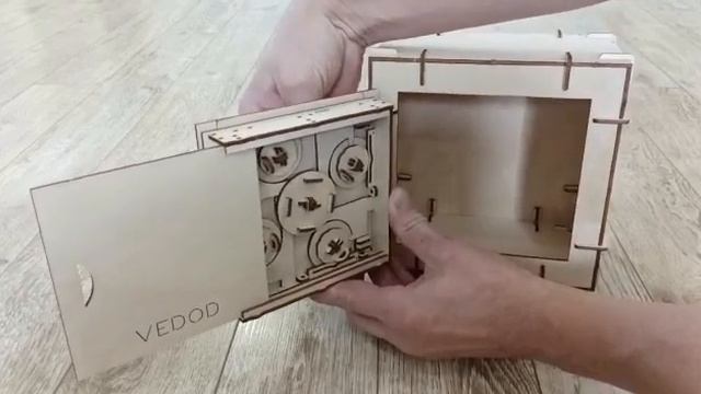 Сейф с настоящим кодовым замком. Конструктор деревянный 179 деталей смотреть онлайн