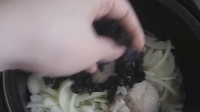 ТУШЁНАЯ КУРИЦА С ЧЕРНОСЛИВОМ смотреть онлайн