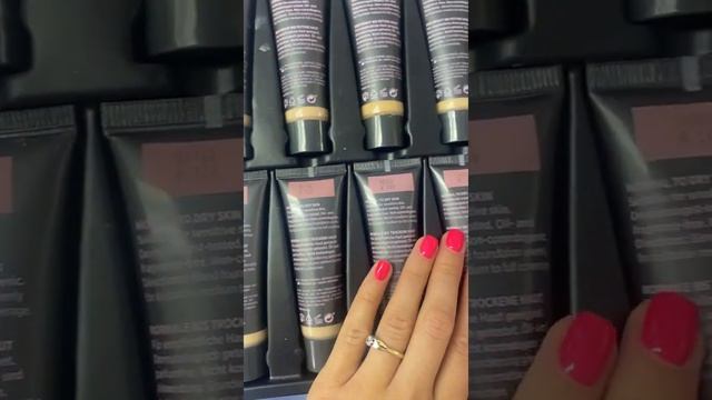 Тональная основа Intellimatch 3D Mary Kay и Кисть-щетка для нанесения смотреть онлайн