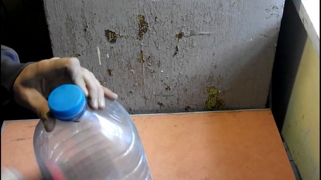Как быстро сделать ручку на пластиковый бутыль. смотреть онлайн