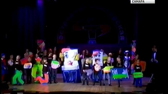 560 жителей Красноглинского района Самары встретили Новый год в "Клубе веселых человечков" смотреть онлайн