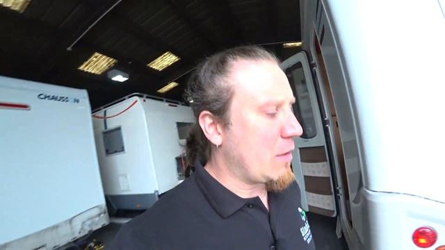 Проверка плиты, обогревателя и бойлера в автодоме. Электричество 220 В. Habitation service смотреть онлайн