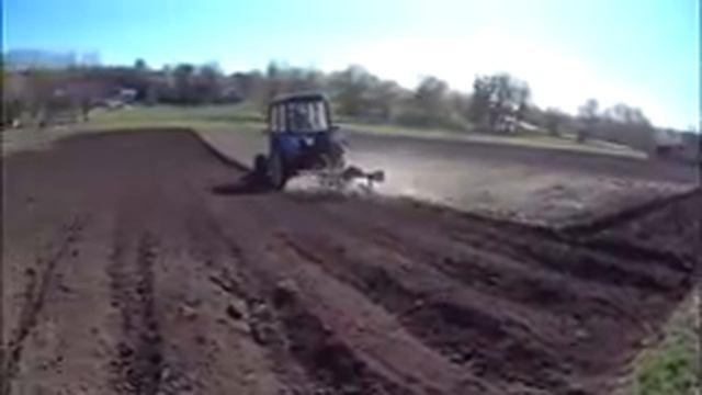 недо МТЗ-82.1 останні 3 городи смотреть онлайн