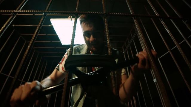 ВЫБЕРУСЬ ЛИ Я ИЗ ТЮРЬМЫ ПИЛОЧКОЙ ДЛЯ НОГТЕЙ? смотреть онлайн