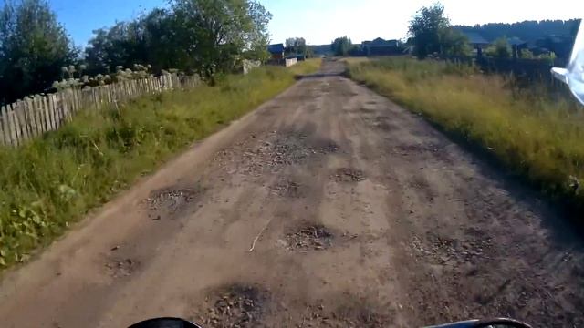 Легкий прокат на Suzuki Djebel 200 по деревне смотреть онлайн