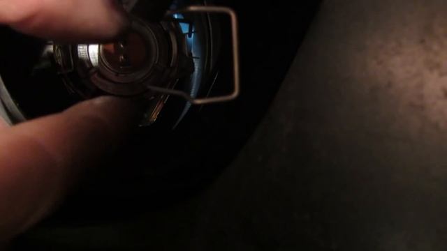 Замена лампы ближнего и дальнего света на Ладе Приоре смотреть онлайн