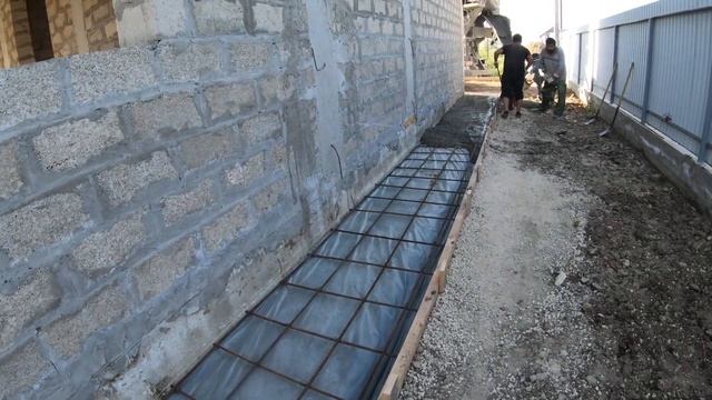 51 Витязево. Анапа. Заливаем отмостку с зубом. смотреть онлайн