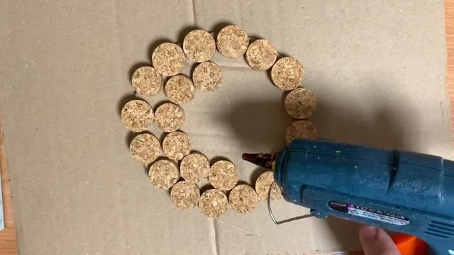«Подставка из пробок» смотреть онлайн