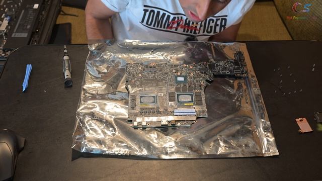 Alienware m18 Disassembly & Repaste смотреть онлайн