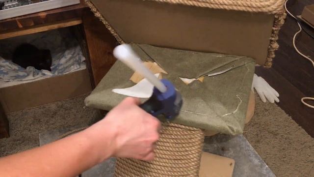 Домик-когтеточка для кошки своими руками Cat house DIY смотреть онлайн