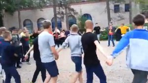 ИГРЫ НА СПЛОЧЕНИЕ В ЛАГЕРЕ "ИСКРА" 2 СМЕНА 2019 г. ВЕСЁЛАЯ ГУСЕНИЦА. ЧЕМ ЗАНИМАЮТСЯ ДЕТИ В ЛАГЕРЕ.