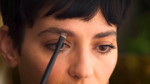 COMO REALÇAR AS SOBRANCELHAS DE UM JEITO FÁCIL E NATURAL - #Tutorial09