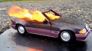Burning my Mercedes 500 SL 1989. The Car is on FIRE - Toy Cars Burnout