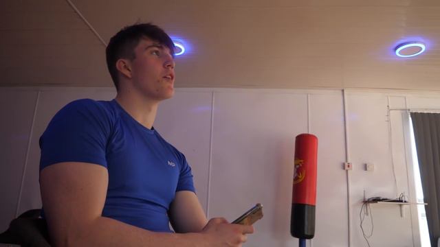Bulking For Just £1 In A Day Challenge (4000 Calories) смотреть онлайн