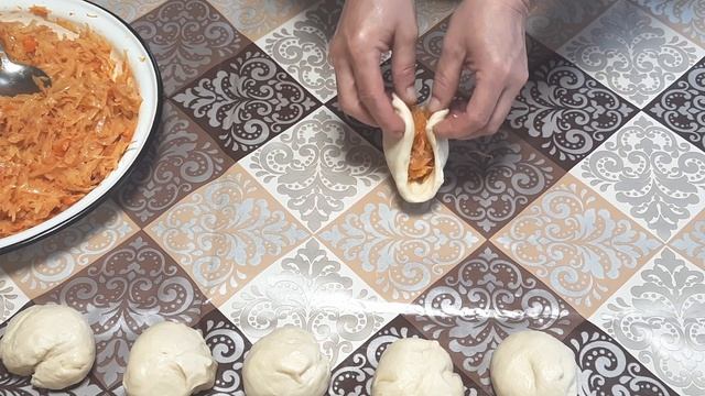 Пирожки с капустой жареные на сковороде. Заварное тесто для пирожков с капустой. смотреть онлайн