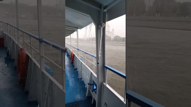 Москва...Речные прогулки на теплоходе в .Циклон смотреть онлайн