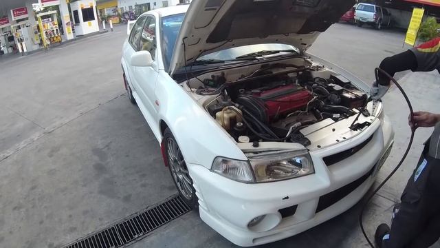 10 Things I Hate About This Car: Lancer Evolution VI and III смотреть онлайн