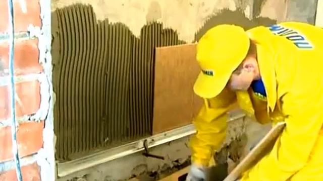 Полимин - Укладка плитки на клей, гидроизоляция. Видео Урок - Сделай Сам. смотреть онлайн