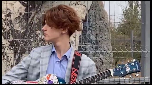 Творчество студентов. Андрей Лолаев (кавер Noize MC - Yes Future!) смотреть онлайн