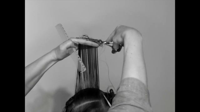 Удлинённая стрижка с тушёванным затылком. смотреть онлайн