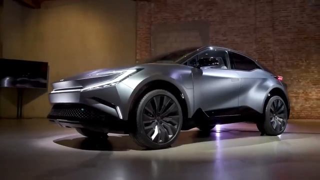 The 2023 Toyota C-HR: Is It Worth the Hype? смотреть онлайн