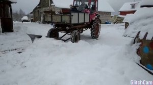 Чистим на тракторе т-16 снег
